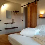 Le Spine Sulla Via Francigena Bed & Breakfast
